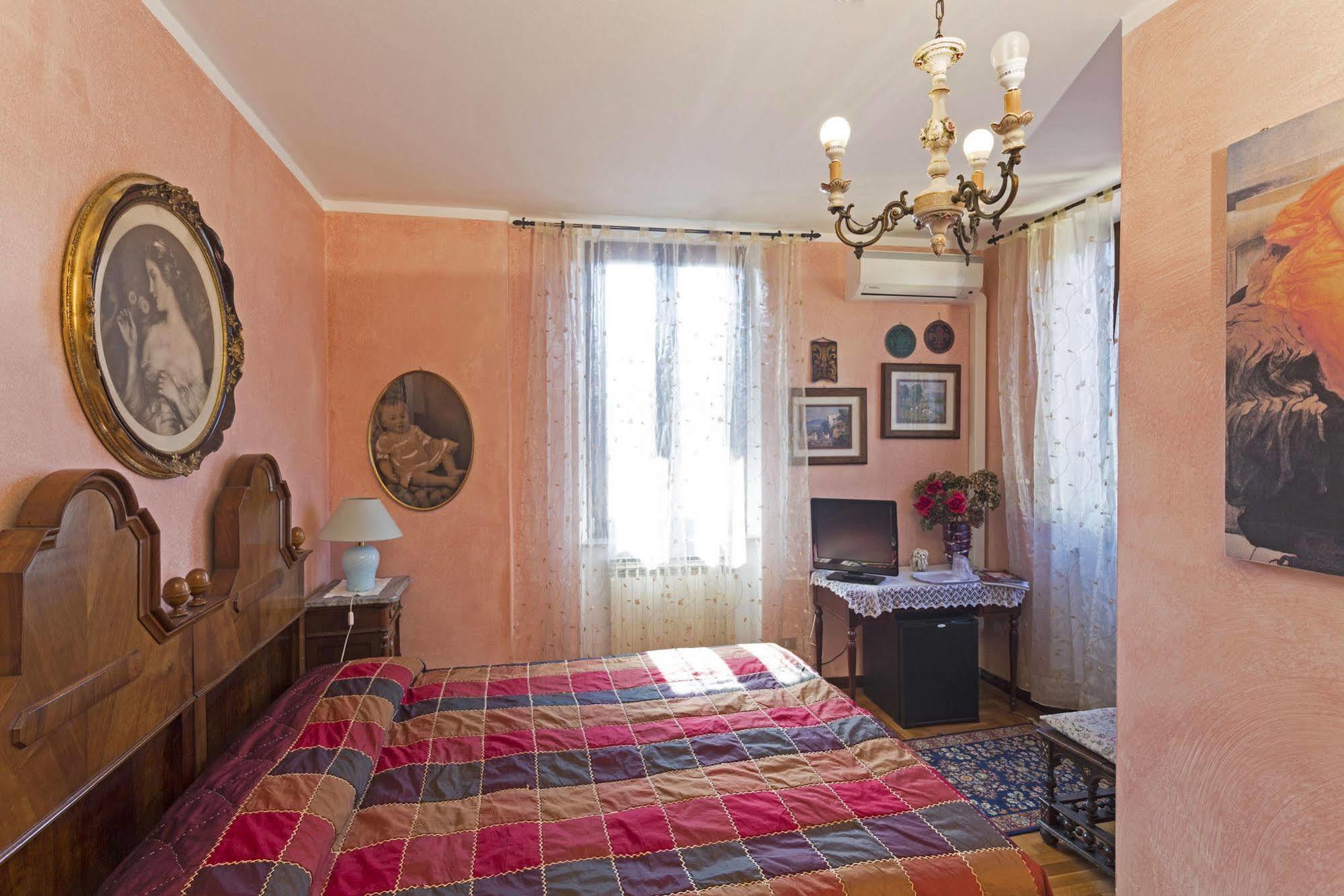 B&B - Foresteria - Frontelago Lake Como แมนเดลโล เดล ลาริโอ ภายนอก รูปภาพ